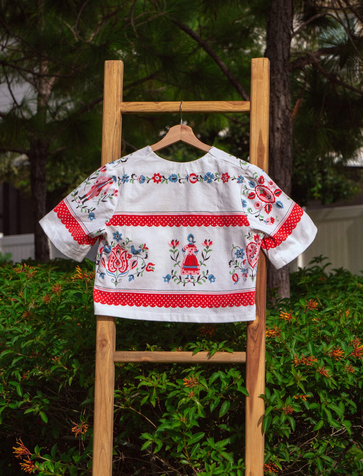 Cottage Tie-Front (Women's Small)