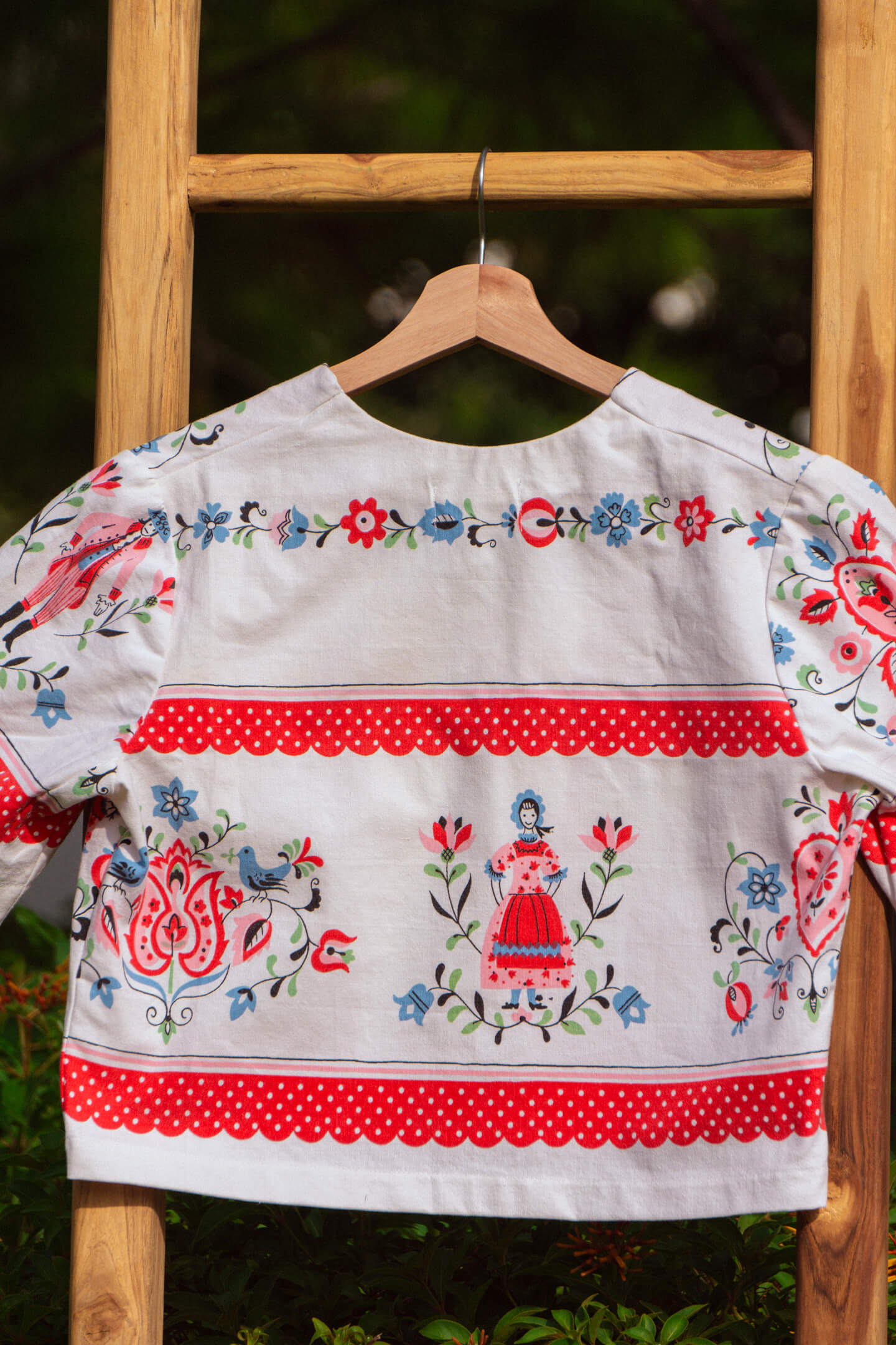 Cottage Tie-Front (Women's Small)
